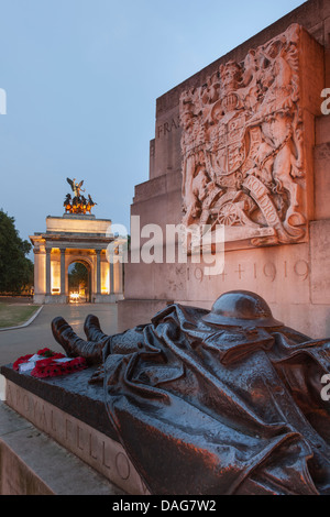 Wellington Arch at night,Apsley Way,London,England Stock Photo