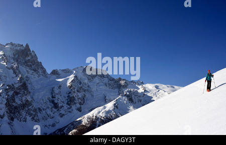snowshoeing at La Meije (3983 m) in the Massif des �crins range, France Stock Photo