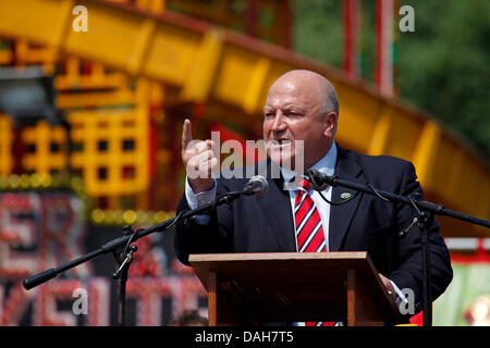 Bob Crow speaking at the 129th Durham Miners Gala at Durham, England. Crow is the General Secretary of the National Union of Rail, Maritime and Transport Workers (RMT). Stock Photo