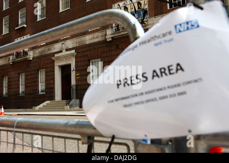 press area outside the Lindo Wing of St Marys Hospital, London, England Stock Photo