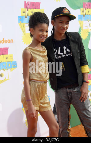 Siblings Willow (L) and Jaden Smith attend the Nickelodeon Kids' Choice Awards at Galen Center in Los Angeles, USA, 02 April 2011. Photo: Hubert Boesl Stock Photo