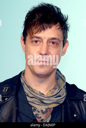 (dpa File) - An archive picture, dated 12 November 2008, shows the guitarist and front man of the US-British rock duo 'The Kills', Jamie Hince, in Munich, Germany, 12 November 2011. Photo: Ursula Düren Stock Photo