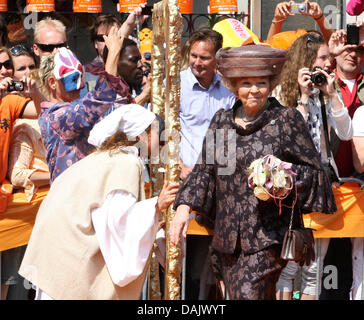 Queen Beatrix of The Netherlands celebrates Queensday in Thorn and Weert in Limburg, The Netherlands, 30 April 2011. Queen's Day is a national holiday in the Netherlands, on the 30th April (or on the 29th if the 30th is a Sunday). Queen's Day celebrates the birthday of the Queen of the Netherlands. The tradition started on 31 August 1885, on the birthday of Princess Wilhelmina, lat Stock Photo