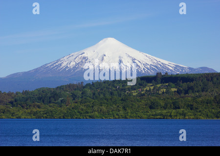 view from Villarrica over Lago Villarrica onto volcano Villarrica, Chile, Patagonia, Andes Stock Photo