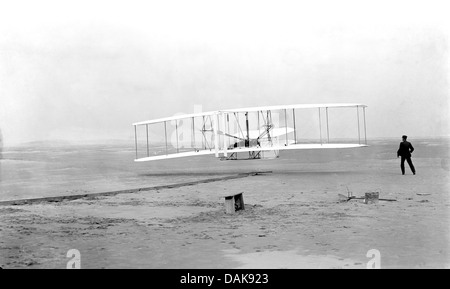 THE WRIGHT BROTHERS First flight of the Wright Flyer 1 at Kill Devil Hills, on 17 December 1903. See Description below Stock Photo
