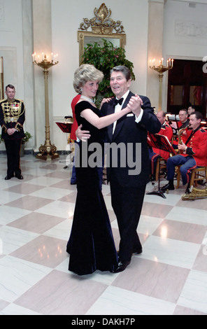Diana, Princess of Wales dances with US President Ronald Reagan during a White House Gala Dinner November 9, 1985 in Washington, DC. Stock Photo