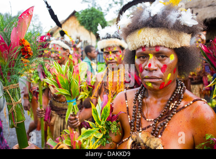 Women in the Selehoto Alunumuno tribe in traditional tribal dress, highlands of Papua New Guinea Stock Photo