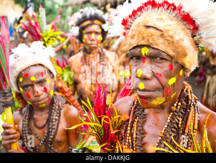 Women in the Selehoto Alunumuno tribe in traditional tribal dress, highlands of Papua New Guinea Stock Photo