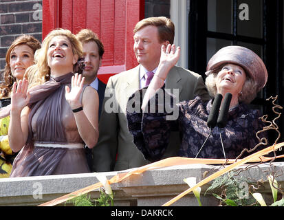 Queen Beatrix, Prince Willem-Alexander and Princess Maxima of The Netherlands (R-L) celebrates Queensday in Thorn and Weert in Limburg, The Netherlands, 30 April 2011. The royal family celebrates the birthday of the Queen. Photo: Patrick van Katwijk NETHERLANDS OUT Stock Photo