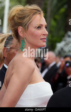Actress and jury member Uma Thurman arrives at Palais des Festivals during the Opening of the 64th International Film Festival in Cannes, France, on 11 May 2011. Photo: Hubert Boesl Stock Photo
