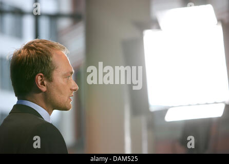 Free Democratic Party (FDP) General Secretary Christian Lindner confronts the media at the party's headquarters in Berlin, Germany, 22 May 2011. The FDP did not get elected into the Bremen parliament. Photo: Stephanie Pilick Stock Photo