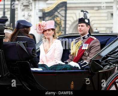 Britain's Prince Edward (R), Earl of Wessex and Countess Sophie in a carriage during the Trooping the Colour ceremony outside Buckingham Palace in London, Britain, 11 June 2011. Queen Elizabeth II's actual birthday is 21 April , but trooping the colour marks the Monarch's official birthday. Photo: Albert Nieboer (NETHERLANDS OUT) Stock Photo