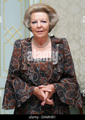 Queen Beatrix during an audience at the palace Huis ten Bosch in The Hague, The Netherlands, 16 June 2011. Photo: RPE-Albert Nieboer NETHERLANDS OUT Stock Photo