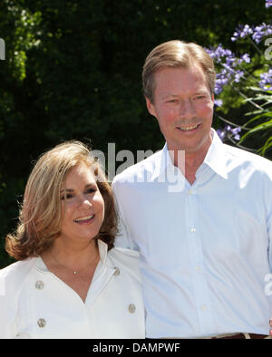 Grand Duchess Maria Teresa and Grand Duke Henri of Luxembourg pose for the media at Chateau de Berg in Colmar-Berg, 27 June 2011. Photo: Albert Nieboer  NETHERLANDS OUT Stock Photo