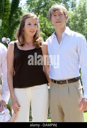 Prince Louis and Princess Tessy of Luxembourg pose for the media at Chateau de Berg in Colmar-Berg, 27 June 2011. Photo: Albert Nieboer  NETHERLANDS OUT Stock Photo