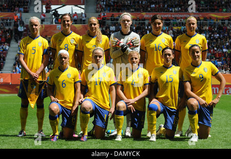 The starting line-up of Sweden before the Group C match North Korea against Sweden of the FIFA Women's World Cup soccer tournament at the FIFA Women's World Cup Stadium in Augsburg, Germany, 02 July 2011. (back row l-r) Caroline Seger, Lotta Schelin, Charlotte Rohlin, Hedvig Lindahl, Linda Forsberg, Sara Larsson, (front row l-r)    Sara Thunebro, Lisa Dahlkvist, Annica Svensson, Th Stock Photo