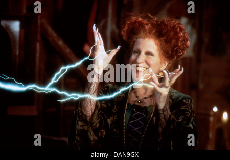 HOCUS POCUS (1993) BETTE MIDLER KENNY ORTEGA (DIR) HOCS 008 MOVIESTORE COLLECTION LTD Stock Photo