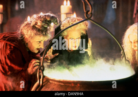 HOCUS POCUS (1993) KATHY NAJIMY; BETTE MIDLER; SARAH JESSICA PARKER; KENNY ORTEGA (DIR); HOCS 002 MOVIESTORE COLLECTION LTD Stock Photo