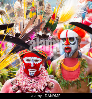 Colourful dancers at the Goroka festival in Papua New Guinea Stock Photo