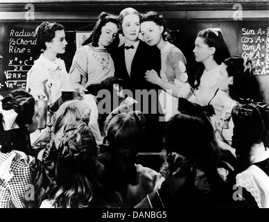 ALL THIS AND HEAVEN TOO (1940) BETTE DAVIS ANNE E TODD VIRGINIA WEIDLER JUNE LOCKHART ANATOLE LITVAK (DIR) ANTO 006 MOVIESTORE Stock Photo