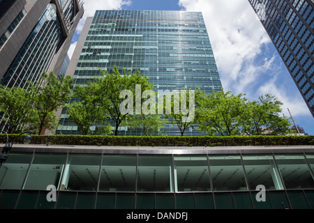 Lever House, 390 Park Avenue, NYC Stock Photo