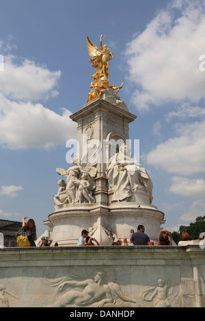 Victoria Memorial, Buckingham Palace, London, UK Stock Photo