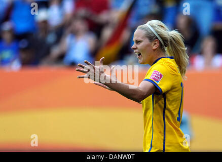 Sweden's Lisa Dahlkvist gestures during the quarter-final soccer match of the FIFA Women's World Cup between Sweden and Australia at the FIFA World Cup stadium in Augsburg, Germany, 10 July 2011. Photo: Andreas Gebert dpa/lby Stock Photo