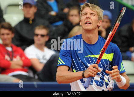 Cedrik-Marcel Stebe from Germany plays during the quarter-finale match in the ATP tennis tournament against Andujar from Spain at Weissenhof in Stuttgart, Germany, 15 July 2011. Ferrero won in two sets by 6-4 and 6-3. Photo: Marijan Murat Stock Photo