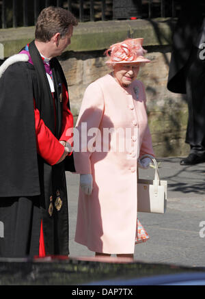 Queen Elizabeth II leaves the Canongate Kirk in Edinburgh after the wedding ceremony of Zara Phillips and Mike Tindall, 30 July 2011. Zara is a granddaughter of the Queen, Mike a well-known Rugby player. Photo: Albert Nieboer Stock Photo