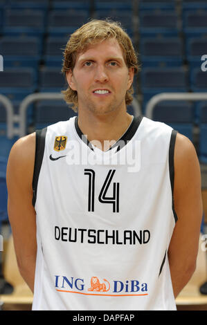 German national basketball player Dirk Nowitzki is pictured prior to a training session at the Stechert-Arena in Bamberg, Germany, 17 August 2011. The Basketball Supercup 2011 takes place in Bamberg between 19 and 21 August 2011. Besides Germany, Turkey, Greece and Belgium are part of the competition. Photo: David Ebener Stock Photo