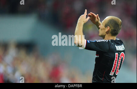 Bayern's Arjen Robben celebrates after scoring the 2:0 during the Champions League qualification round first leg soccer match between FC Bayern Munich and FC Zurich at the Allianz Arena in Munich, Germany, 17 August 2011. Photo: Marc Mueller dpa/lby  +++(c) dpa - Bildfunk+++ Stock Photo