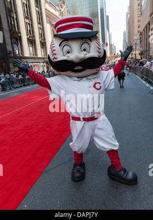 New Cincinnati Reds mascot Mr. Redlegs sits in the stands during a baseball  game against the Chicago Cubs, Monday, April 2, 2007, in Cincinnati. (AP  Photo/Al Behrman Stock Photo - Alamy