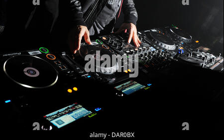 French house dj and music producer David Guetta djs at the event 'Ibiza to Berlin' at the Spindler & Klatt club in Berlin, Germany, 06 September 2011. The label Beats by Dr. Dre Headphone held a launch party for new headphones. Photo: Jens Kalaene Stock Photo