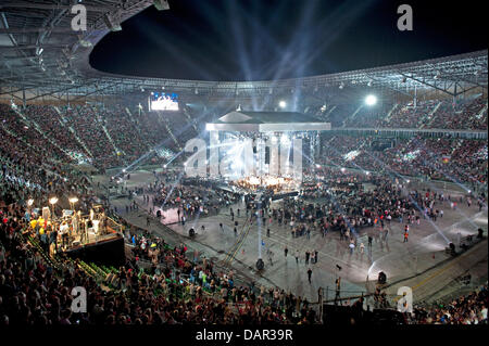 General view prior to the WBC World Championship fight between Tomasz Adamek of Poland and Vitali Klitschko of the Ukraine at Wroclaw stadium, 10 September 2011, Poland. Photo: Robert Schlesinger dpa Stock Photo