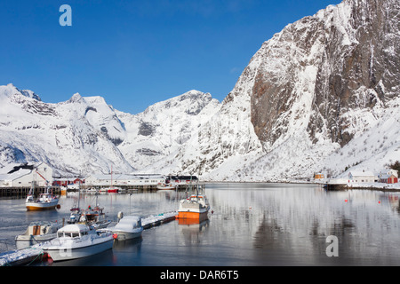 Fishing boats in the harbour Hamnøy / Hamnoy, fishing village on the island Moskenesøya, Nordland, Lofoten, Norway, Scandinavia Stock Photo