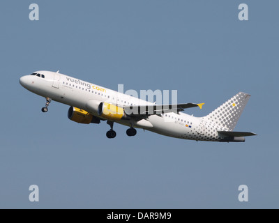 EC-KCU Vueling Airbus A320-216 - cn 3109 2 Stock Photo