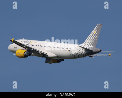 EC-KCU Vueling Airbus A320-216 - cn 3109 4 Stock Photo