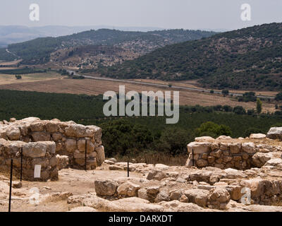 Bet Shemesh, Israel. 18th July 2013. A complex of dwellings and an enormous royal storeroom uncovered alongside King David's 10th century BCE palace at Khirbet Qeiyafa. Looking to the south-east the southern gate is visible, opposite the Valley of Elah, where David defeated Goliath. .  Prof. Yossi Garfinkel, of the Hebrew University, and Saar Ganor, of the Israel Antiquities Authority, claim to have positively identified King David's 10th century BCE palace, known to have existed in the Kingdom of Judah at Khirbet Qeiyafa. Credit:  Nir Alon/Alamy Live News Stock Photo