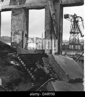 postwar period, destroyed cities, Hamburg, Germany, ruins at the harbor, circa 1946, Additional-Rights-Clearences-Not Available Stock Photo