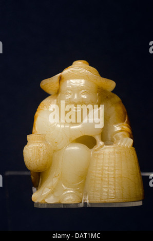 China, Shanghai, Shanghai Museum. Ancient jade collection. Carved jade fisherman, c. Qing (1644-1911 AD). Stock Photo