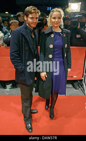 German actor Daniel Bruehl and French director Julie Delpy pose on the red carpet prior to their film '2 Days in Paris' at the 57th Berlinale Film Festival in Berlin, Germany, Saturday, 10 February 2007. Delpy also stars in the film. Photo: Johannes Eisele Stock Photo