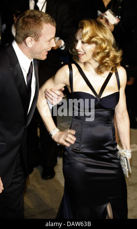 American singer Madonna arrives with her husband the English writer and director Guy Ritchie at the Vanity Fair Oscar Party in Hollywood, Los Angeles, USA, Sunday, 25 February 2007. Photo: Hubert Boesl Stock Photo