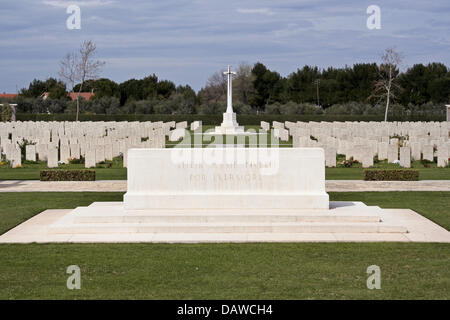 The photo shows the entrance to the Moro River Canadian War Cemetery in Ortona, Italy, Saturday, 24 March 2007. The battle of Ortona on the German 'Gustav' defence line in October 1943 was one of the most important battles the Canadian army fought in WWII. Photo: Lars Halbauer Stock Photo