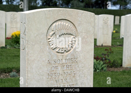The photo shows the grave stone of a soldier from New Zealand at the Moro River Canadian War Cemetery in Ortona, Italy, Saturday, 24 March 2007. The battle of Ortona on the German 'Gustav' defence line in October 1943 was one of the most important battles the Canadian army fought in WWII. Photo: Lars Halbauer Stock Photo