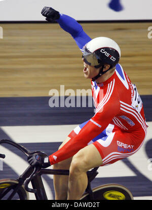 British cycling pro Chris Hoy cheers winning the Men's Keirin of the Track Cycling World Championships at Palma de Mallorca, Spain, Friday, 30 March 2007. Photo: Johannes Eisele Stock Photo