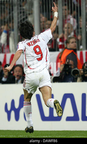 AC Milan's Filippo Inzaghi celebrates his 0-2 goal against FC Bayern Munich during the UEFA Champions League quarter-final at the Allianz Arena stadium in Munich, Germany, Wednesday, 11 April 2007. Milan scored twice in four minutes to defeat Munich 0-2 and book a semi-final with Manchester United. Photo: Peter Kneffel Stock Photo