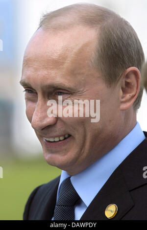 Russian President Vladimir Putin smiles as he arrives in Heiligendamm, Germany, 06 June 2007. The G8 summit will take place under intense security measures from 6th to 8th June in Heiligendamm. Photo: Peter Kneffel Stock Photo