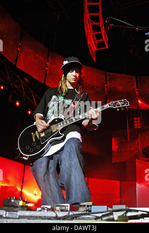 Tokio hotel band hi-res stock photography and images - Alamy