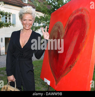 Claudia Effenberg wife of former soccer star Stefan Effenberg pictured at the charity event 'parents' initiative clinical centre Großhadern', Munich, Germany, 19 June 2007. The clinical centre takes care of children with heart diseases. Photo: Ursula Dueren Stock Photo