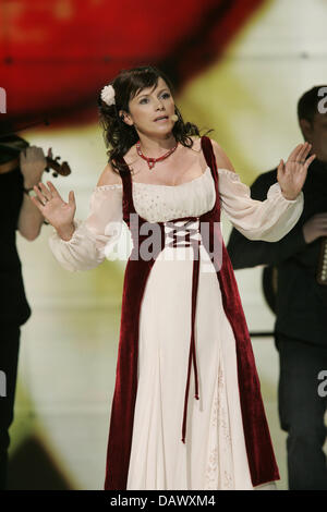 Irish band Dervish perform during the dress rehearsal for the European Song Contest finals in Helsinki, Finland, 11 May 2007. The finals will take place tomorrow, 12 May. Photo: Joerg Carstensen Stock Photo